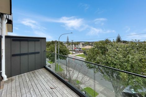Photo of property in 2/28 Vodanovich Road, Te Atatu South, Auckland, 0610