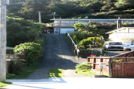 Photo of property in 77 Thomas Street, Stokes Valley, Lower Hutt, 5019