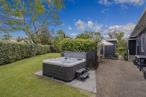 Photo of property in 55 Hornsea Road, Tairua, 3508