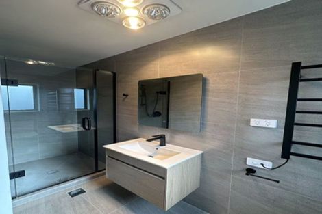 Photo of property in 6d Glennandrew Drive, Half Moon Bay, Auckland, 2012