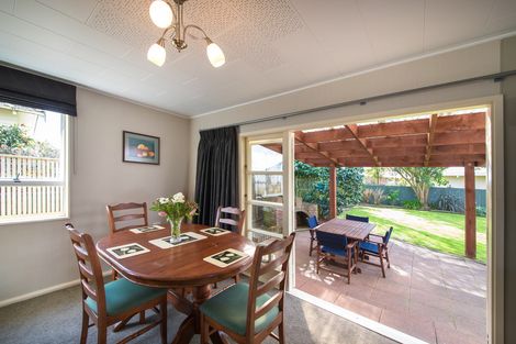 Photo of property in 16 Karaka Street, Hokowhitu, Palmerston North, 4410