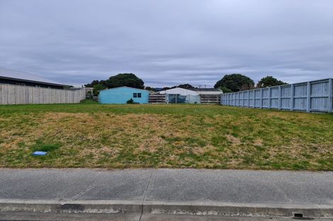 Photo of property in 27 Seagrass Place, Otaki Beach, Otaki, 5512