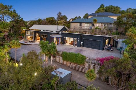 Photo of property in 84a Scott Road, Stanmore Bay, Whangaparaoa, 0932