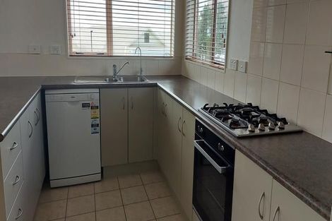 Photo of property in 2 Northridge Terrace, Massey, Auckland, 0614