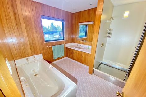 Photo of property in 10 Brownlee Drive, Moana, 7872