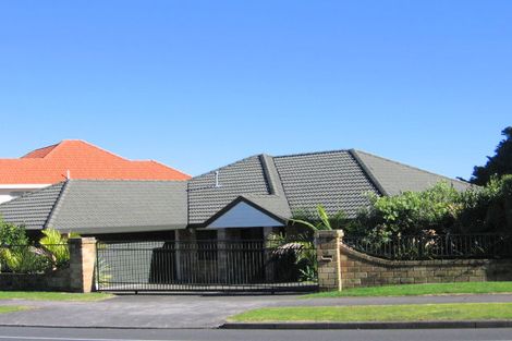 Photo of property in 98 Eugenia Rise, Goodwood Heights, Auckland, 2105