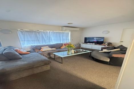 Photo of property in 16 Chartwell Drive, Crofton Downs, Wellington, 6035