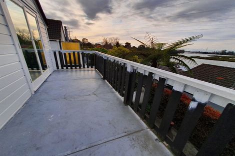 Photo of property in 2/36 Koromiko Street, New Lynn, Auckland, 0600