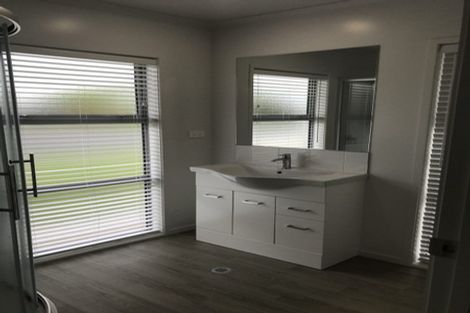 Photo of property in 2/30 Heath Street, Saint Andrews, Hamilton, 3200