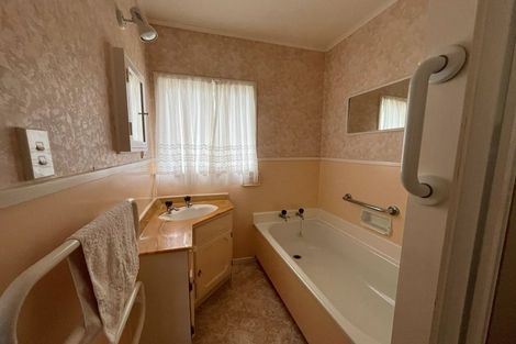 Photo of property in 1/2 Eban Avenue, Hillcrest, Auckland, 0627