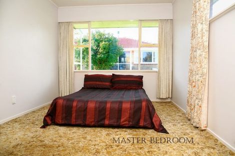 Photo of property in 2/55 Orams Road, Hillpark, Auckland, 2102