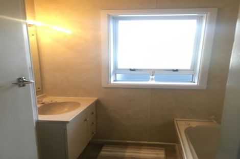 Photo of property in 4 Dunstan Crescent, Hornby, Christchurch, 8042