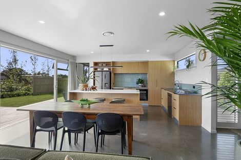 Photo of property in 5 Greenpath Lane, Hurworth, New Plymouth, 4310