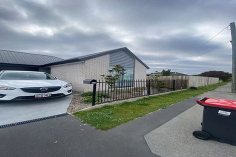 Photo of property in 2/28 Mortlake Street, Islington, Christchurch, 8042