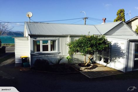 Photo of property in 221 Marine Parade, Seatoun, Wellington, 6022