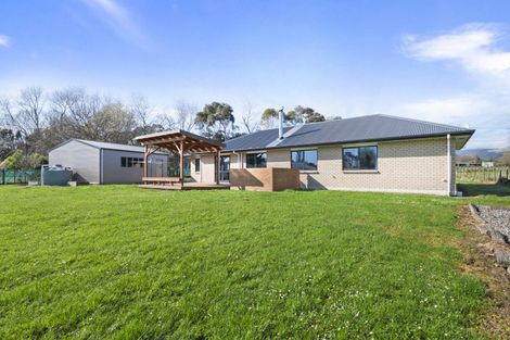 Photo of property in 841 Makerua Road, Tokomaru, Palmerston North, 4474