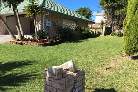 Photo of property in 2 Baltic Place, Goodwood Heights, Auckland, 2105