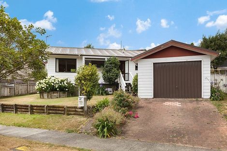 Photo of property in 47 Albatross Close, Whitby, Porirua, 5024