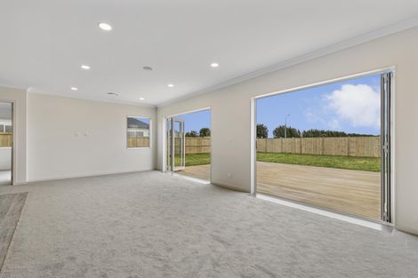 Photo of property in 51 Sunset Road, Totara Vale, Auckland, 0632