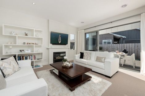 Photo of property in 1 Astelia Lane, Papamoa Beach, Papamoa, 3118