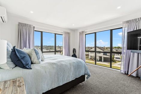 Photo of property in 36 Resolution Drive, Gulf Harbour, Whangaparaoa, 0930