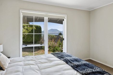 Photo of property in 7 Krissell Place, Acacia Bay, Taupo, 3330