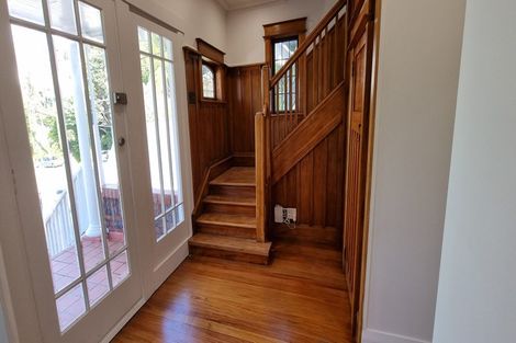 Photo of property in 16 Raroa Road, Kelburn, Wellington, 6012