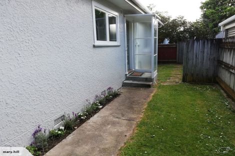 Photo of property in 75 Pahiatua Street, Hokowhitu, Palmerston North, 4410