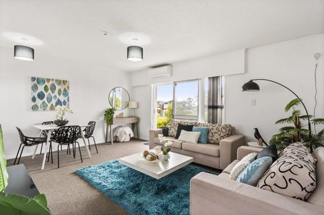 Photo of property in 2/23 Taitua Drive, Te Atatu South, Auckland, 0610