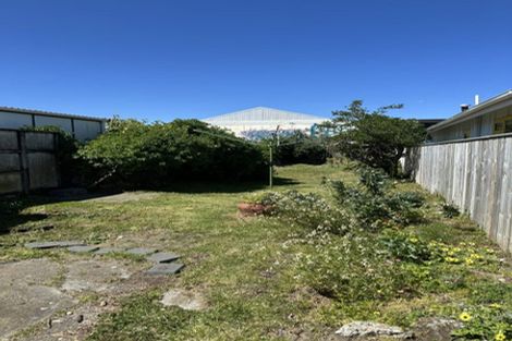 Photo of property in 75 Apu Crescent, Lyall Bay, Wellington, 6022