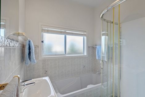 Photo of property in 94 Windermere Road, Papanui, Christchurch, 8053