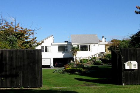 Photo of property in 20 Hohiria Street, Waikanae Beach, Waikanae, 5036