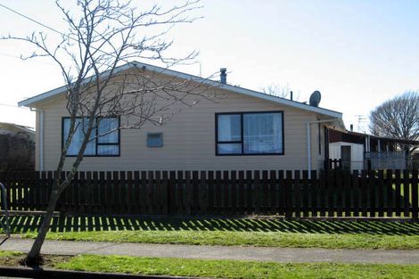 Photo of property in 9 Seddon Street, Carterton, 5713