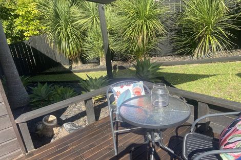 Photo of property in 2/15 Valecrest Place, Bayview, Auckland, 0629