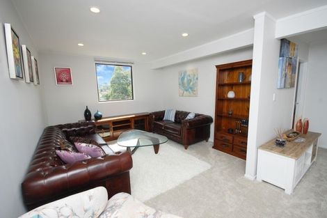 Photo of property in 4 Hollyhock Place, Browns Bay, Auckland, 0630