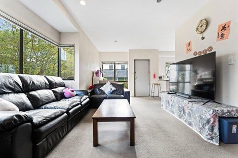 Photo of property in 1 Sun Place, Henderson, Auckland, 0612