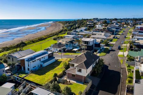 Photo of property in 6 Seaton Street, Strandon, New Plymouth, 4312