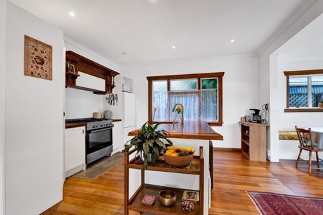 Photo of property in 7 Seddon Street, Westown, New Plymouth, 4310