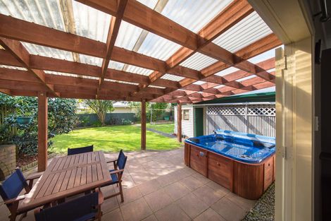 Photo of property in 16 Karaka Street, Hokowhitu, Palmerston North, 4410