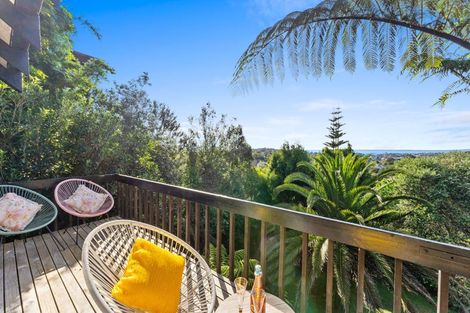 Photo of property in 1/813 East Coast Road, Northcross, Auckland, 0630