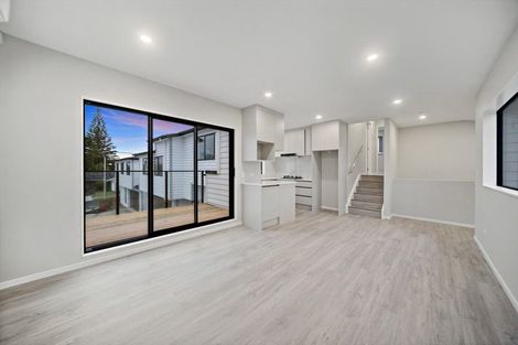 Photo of property in 13c Windermere Crescent, Blockhouse Bay, Auckland, 0600