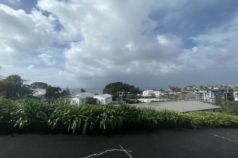 Photo of property in 1/31 Bayview Road, Browns Bay, Auckland, 0630