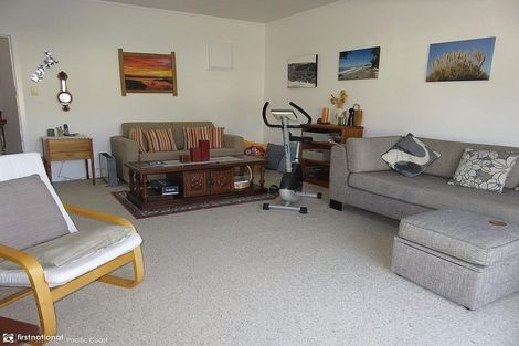 Photo of property in 10 Wallnutt Avenue, Waihi Beach, 3611