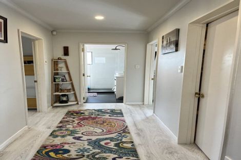 Photo of property in 9 Bickleigh Grove, New Lynn, Auckland, 0600