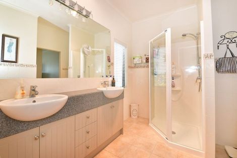 Photo of property in 6 Melandra Road, Stanmore Bay, Whangaparaoa, 0932