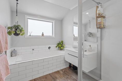 Photo of property in 15 Gallipoli Place, Paraparaumu, 5032