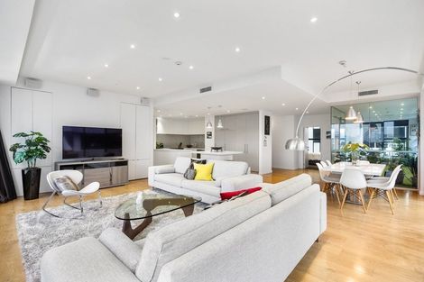 Photo of property in 9d/2 Saint Martins Lane, Grafton, Auckland, 1010