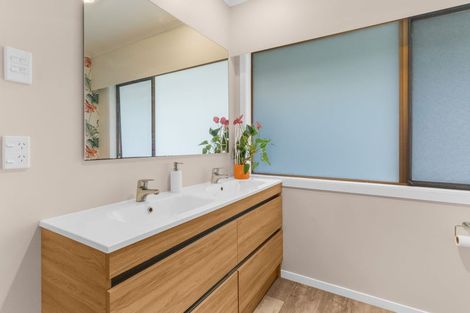 Photo of property in 17 Shipherd Road, Puni, Pukekohe, 2678