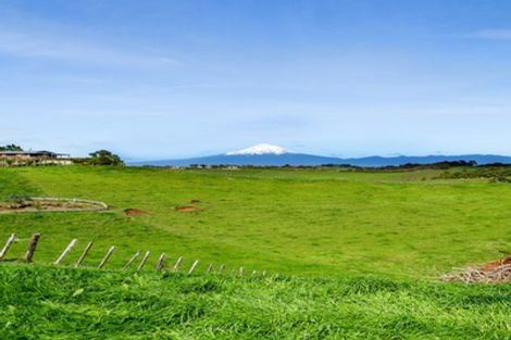 Photo of property in 150 Ackworth Road, Lepperton, New Plymouth, 4373