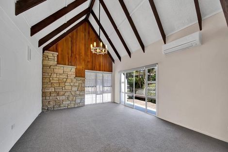 Photo of property in 13 Ambury Place, Merrilands, New Plymouth, 4312